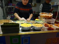 自助取餐区-糯米卷