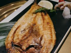 -山川小町·极番烧肉(新地假日广场店)