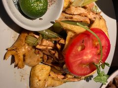 -大头虾越式风味餐厅(光明广场店)