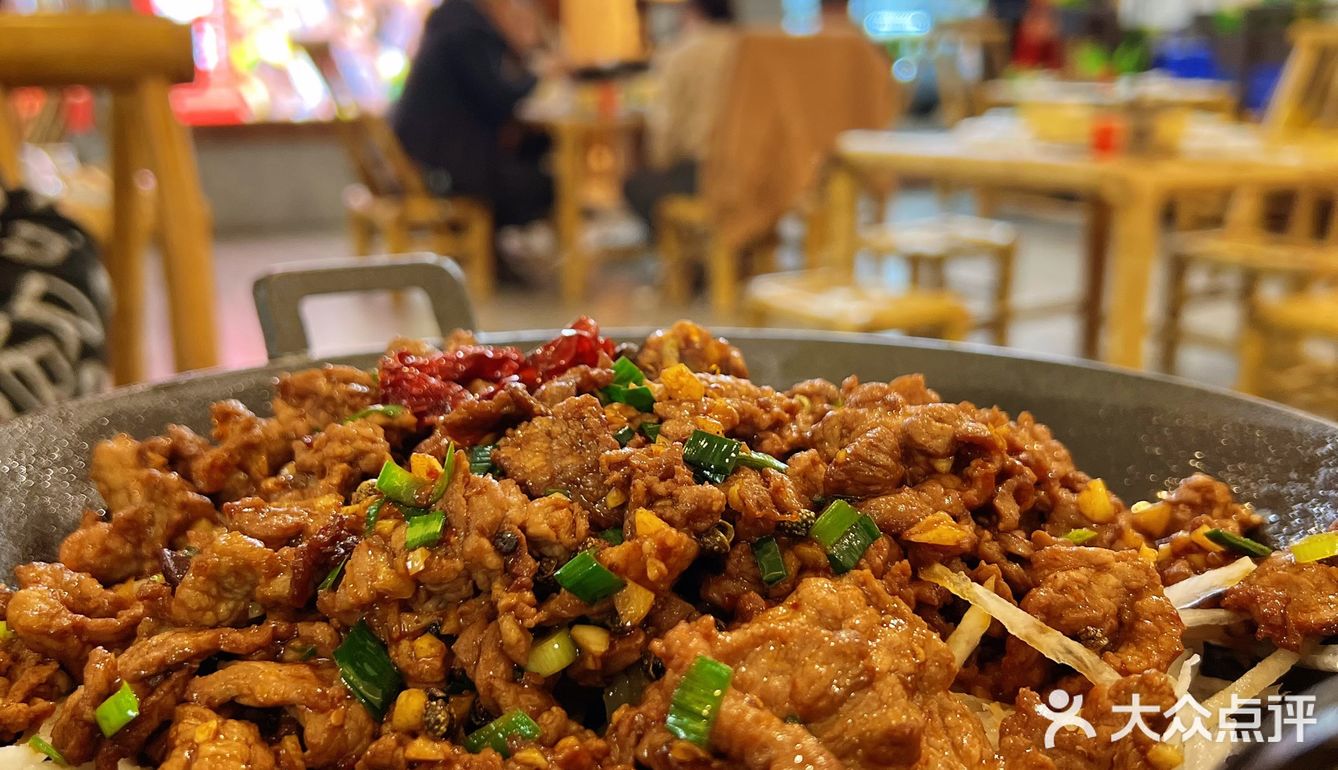 在桂林，最近好像很流行吃牛肉火锅呀～