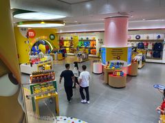 -m豆巧克力世界(上海世茂广场店)