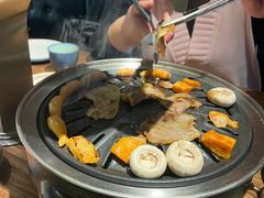 -明洞阿姨·韩式酱蟹烤肉·创意料理(三元桥店)