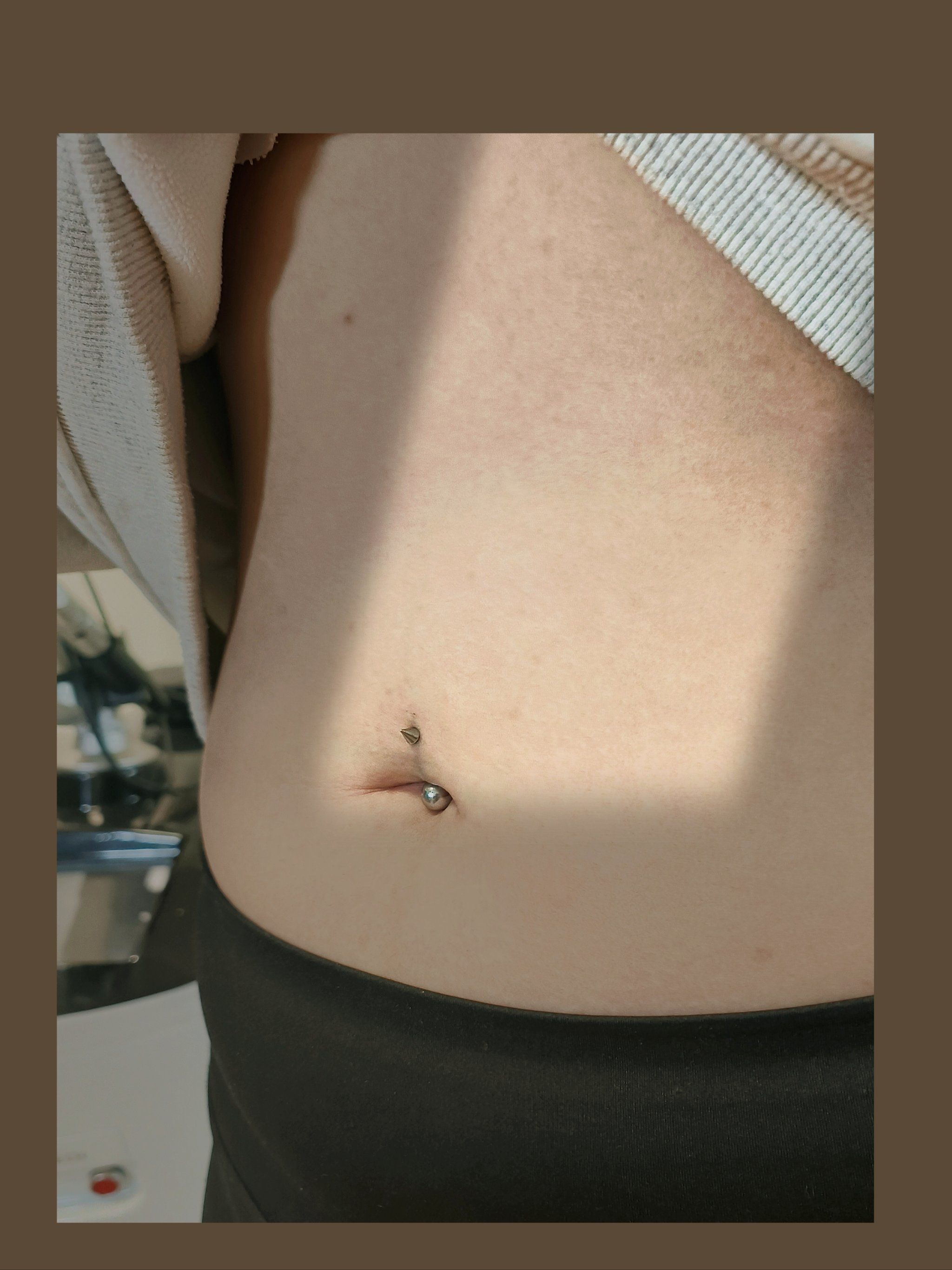 新穿的脐环,炫酷又性感