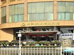 -武汉五月花大酒店(武昌火车站中南路地铁站店)