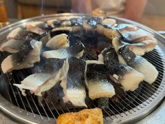 -围炉肉舍•炭烤活鳗•丹东海鲜烤肉(步行街店)