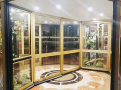入口旋转门-上海新锦江大酒店