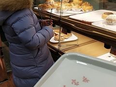 面包甜点陈列柜-新侨三宝乐面包店(崇文门店)
