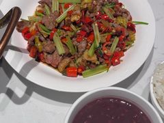 小炒黄牛肉-峨嵋小镇·川菜(正定朗华店)