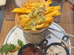 -Mark&Mars Restaurant