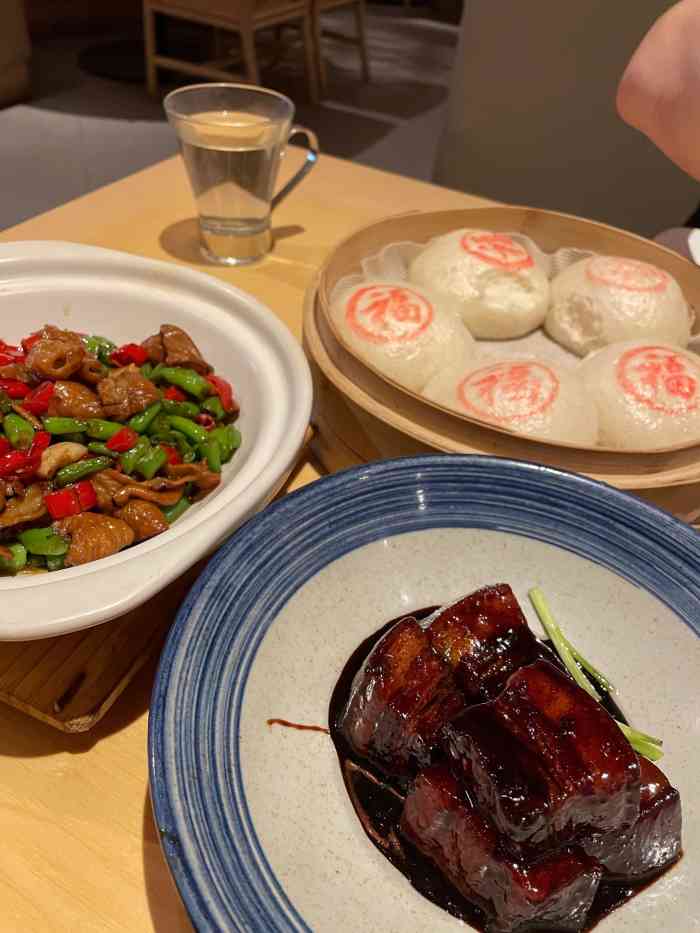 宴小厨(西大望路店)-"离家很近,新开的店 好好次! 酥鱼必点.