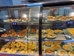 面包甜点陈列柜-蚝英雄鲜蚝自助专门店(长楹天街直营店)