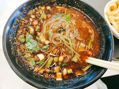 酸菜麻辣粉-舌尖尖传统小吃(万达店)