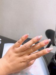 -进巍美甲美睫