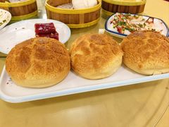 招牌流心菠萝包-吉莲利苑海鲜酒家(珠海拱北28年老字号店)
