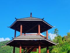 -十万大山布透温泉
