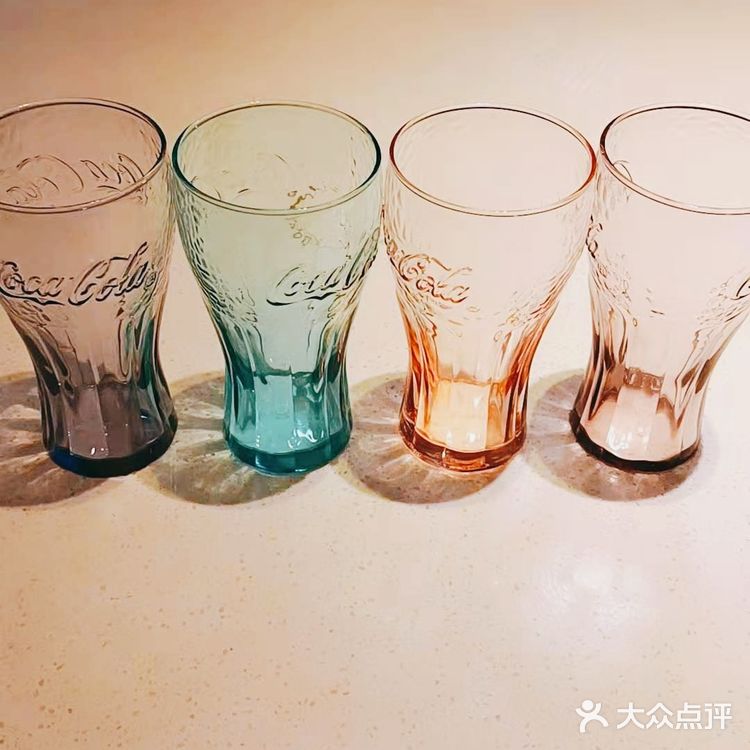 听说麦当劳的缤纷跳跳糖麦旋风很nice哦