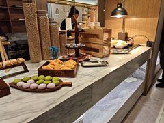 -杭州西湖湖滨银泰亚朵酒店