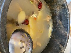 -鲁朗纳麦石锅鸡庄园