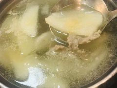 雪梨肉饼汤-佳佳麻辣烧菜馆