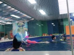 -Swim斯卫姆国际儿童游泳中心(红博中央公园店)