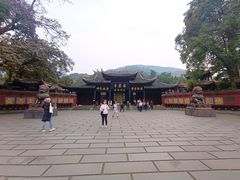 -峨眉山报国寺