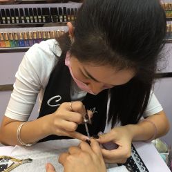 -美斯洛美甲美睫连锁店