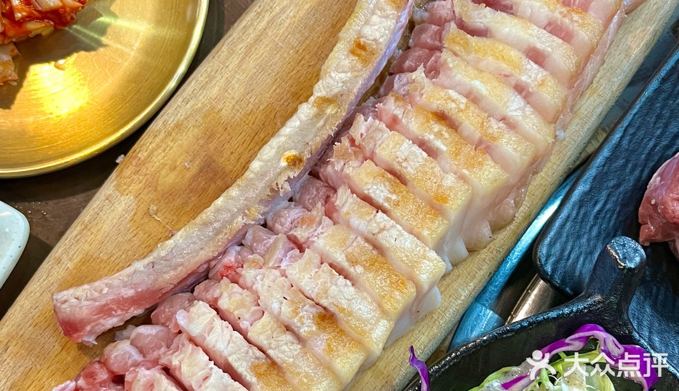 在威海烤肉界可以说是相当炸裂的存在。。。