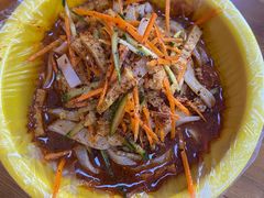 -不起眼麻辣烫凉皮店