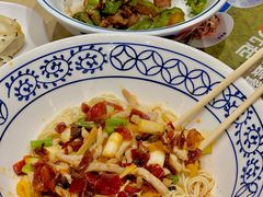 -李与白包子铺(桐梓林店)