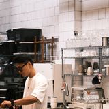 这是一家开业还不到一年的新店，却吸引了无比多