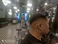 -海文先生国潮烫染男士理发馆
