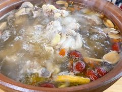 炭炉果鸡煲-威邵鸡煲(西华路总店)