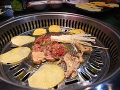 -汉城烤肉·黑金冠(华山路店)