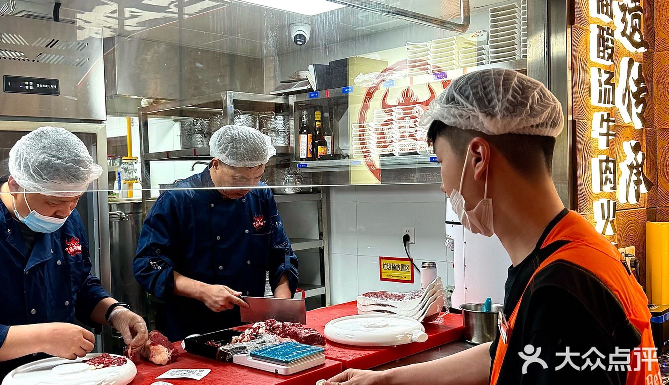 这锅菌汤鸡鲜到我连喝三碗！爱了云南风味！