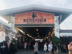 -席娜卡琳火车铁道夜市