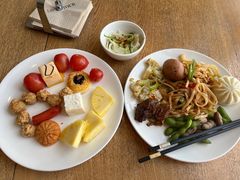 -西安大雁塔科技大学地铁站亚朵酒店