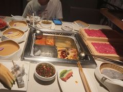 -海底捞火锅鲜切牛肉主题店(长寿路店)