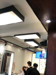 -一東造型烫发染发