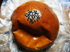 日式红豆面包-Dough&Joe团憩(瑞虹天地月亮湾店)