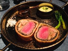 惠灵顿牛排-弦月窗LUNETTE BY AMANDA(复兴路店)