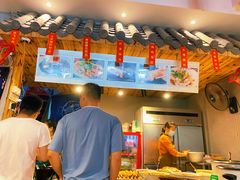 -爆炸头阿姨小四川正宗川味小吃(无任何分店)