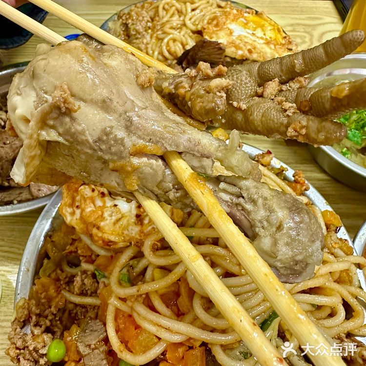 在大连！就这种不起眼的小店才好吃….