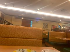 卡座-萨莉亚意式餐厅(新洲家乐福店)