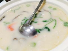 -新大咀港式茶餐厅(宝山万达店)