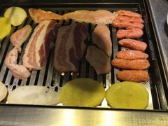 -臻牛烤肉