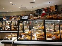 面包甜点陈列柜-Olé精品超市(海上世界店)