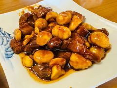 板栗红烧肉-钰田大院·碳烤虹鳟鱼·怀柔地道农家菜(雁栖湖店)