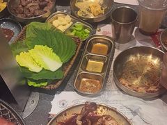 -草家酱蟹炭火烤肉店(珲春南路二店)