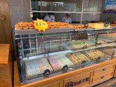 面包甜点陈列柜-拾味中点(花园路店)
