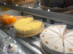 -Chom Cafe and Restaurant